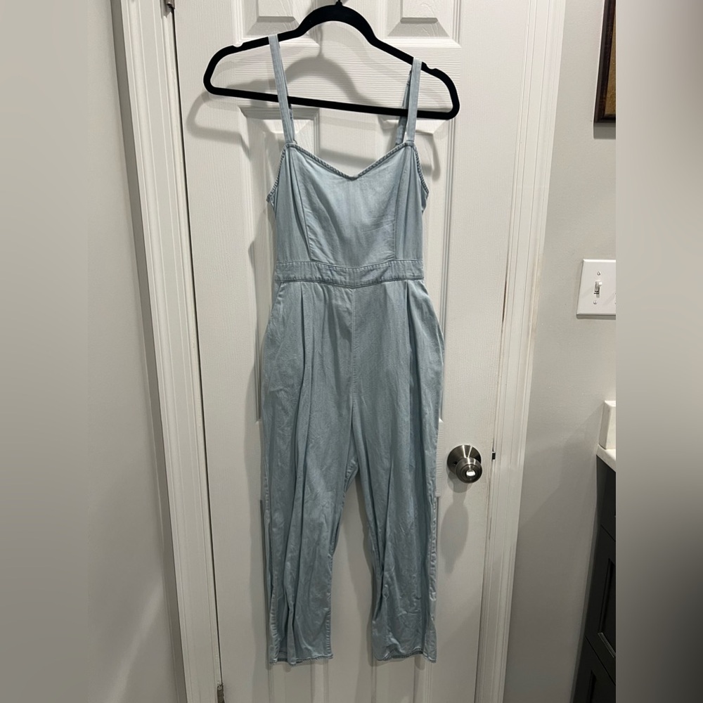 EXPRESS Linen-Blend Crossback Culotte Jumpsuit in Denim
